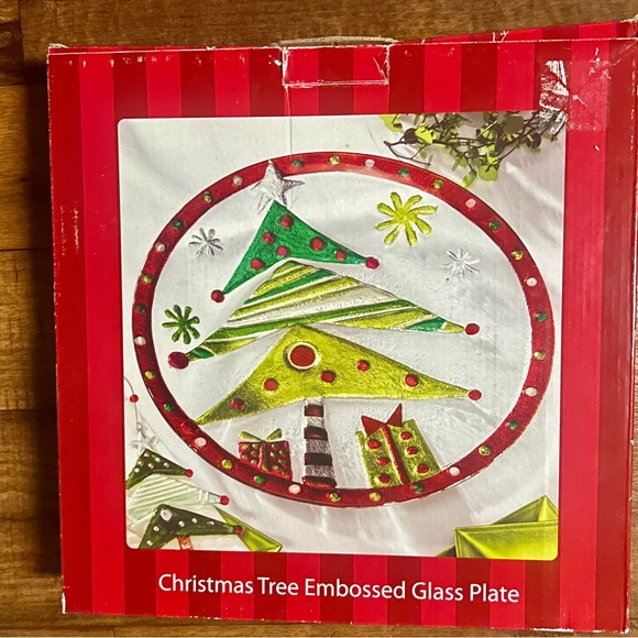 National Imports • Christmas Tree • Embossed Glass Plate • New W/ Box - Picture 4 of 10